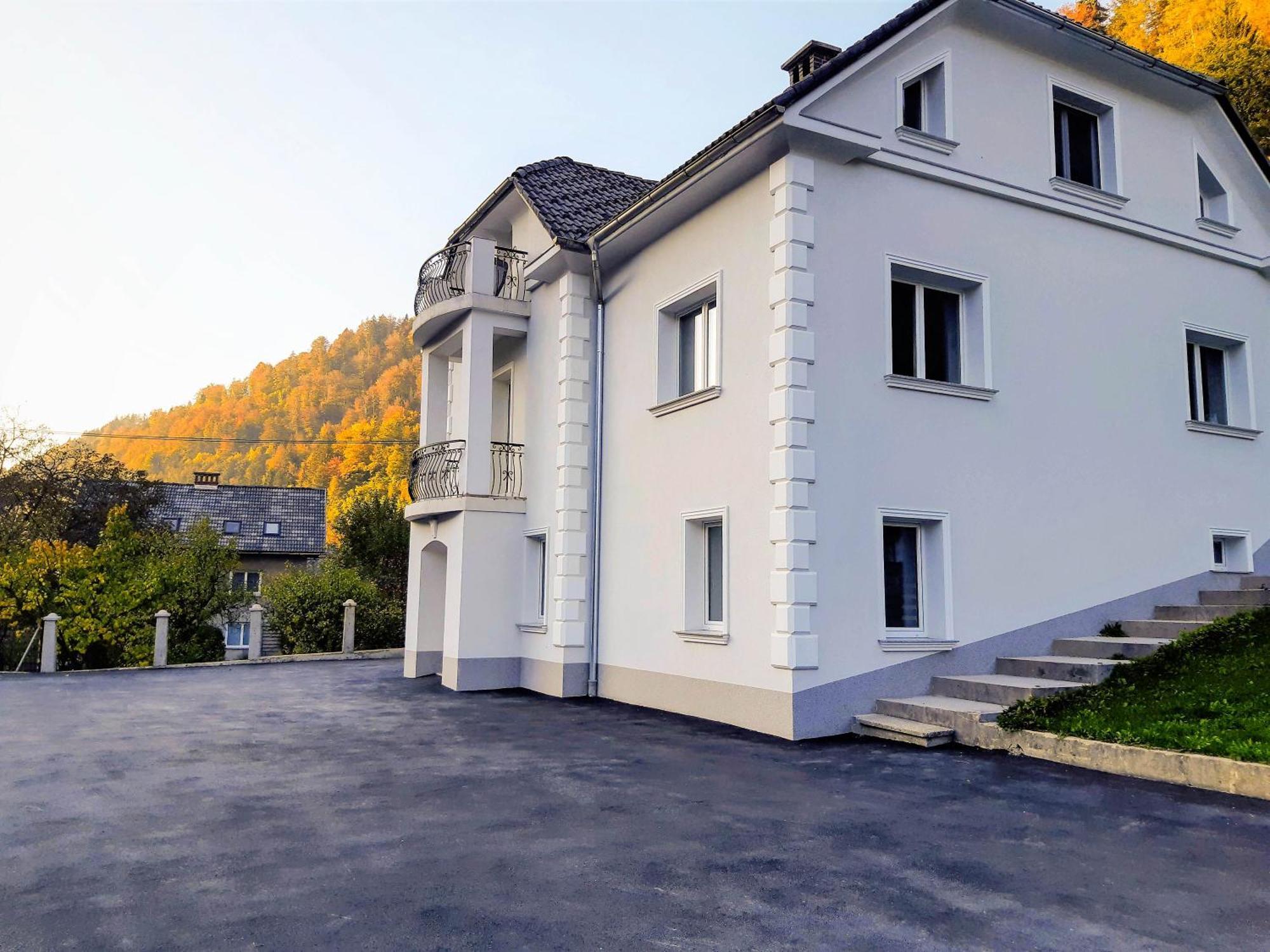 Villa Hillside Apartment Jesenice Eksteriør billede