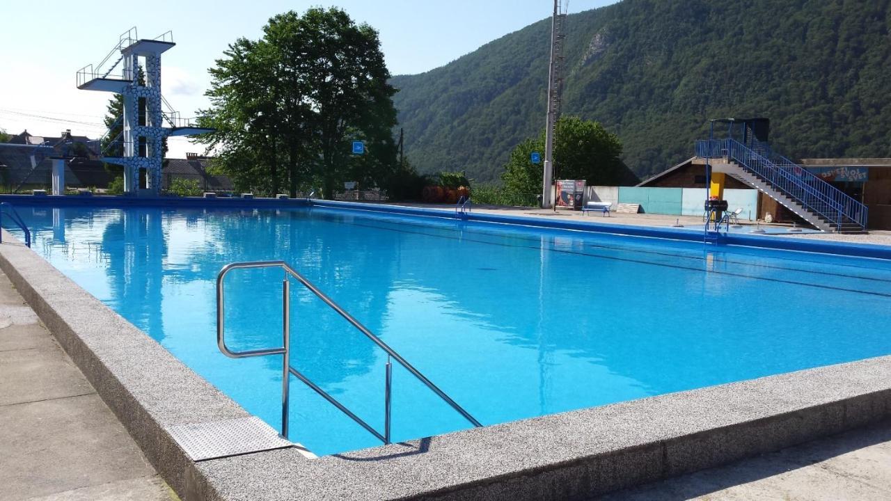Villa Hillside Apartment Jesenice Eksteriør billede